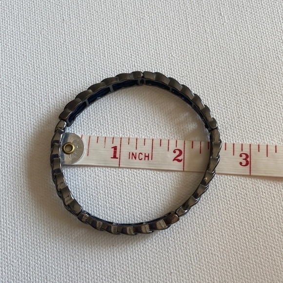 ⭐️Free w/ Purchase! Lia Sophia Interlink Bracelet Hematite - Picture 5 of 6